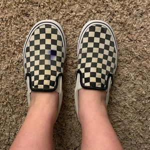 Checker vans slip on